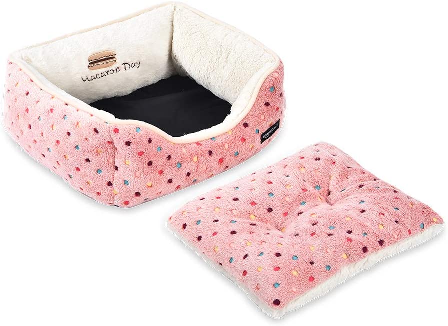  AmazonBasics Cama para mascotas, pequeña, de color rosa con lunares 