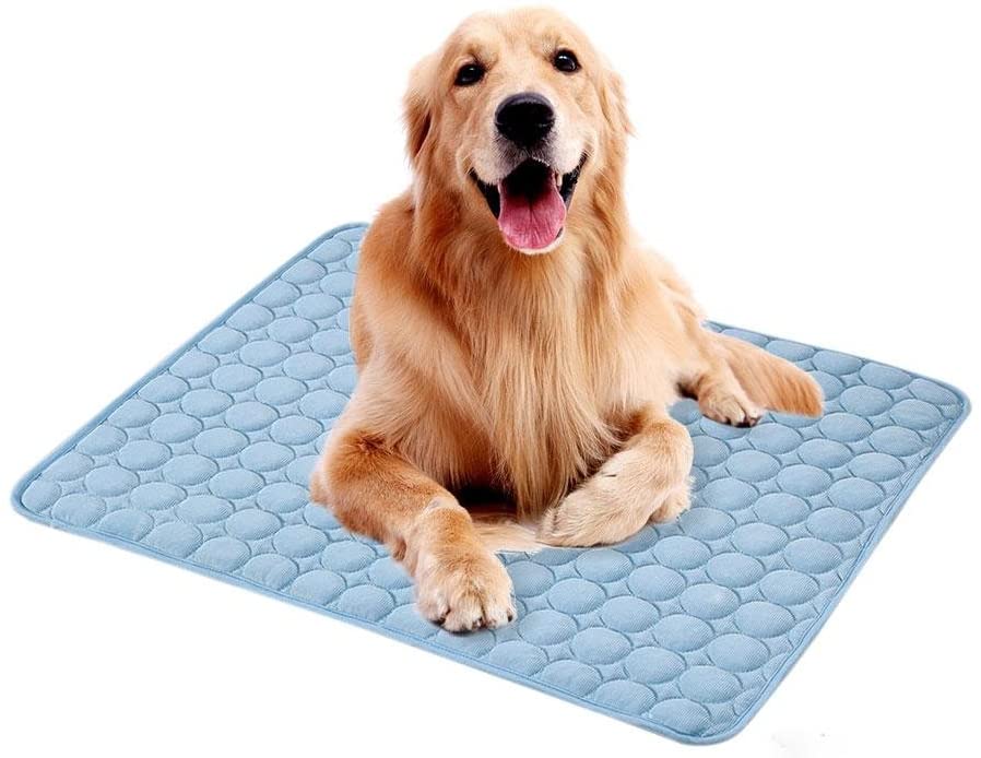  La esterilla de enfriamiento para perros, la almohadilla de enfriamiento para perros y gatos disipa el calor lejos de su mascota, transpirable, no tóxico, mantiene la mascota fresca (Azul 70 x 56 cm) 