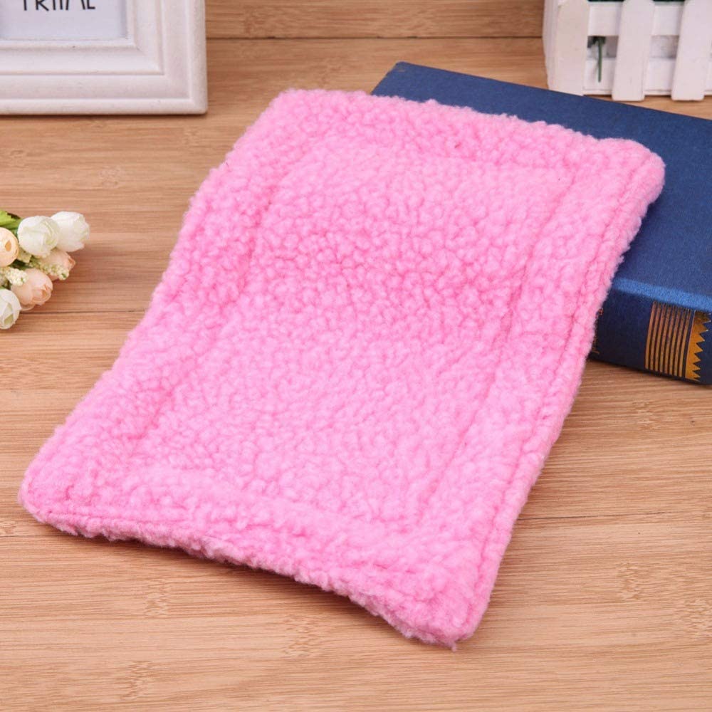  1PC Rosa Felpa PequeñO Mascotas Guinea Pig HáMster Cama De La Casa Caliente del Invierno De La Ardilla De Erizo Tapete De Conejo Amortiguador Cama Nido HáMster Casa Accesorio 