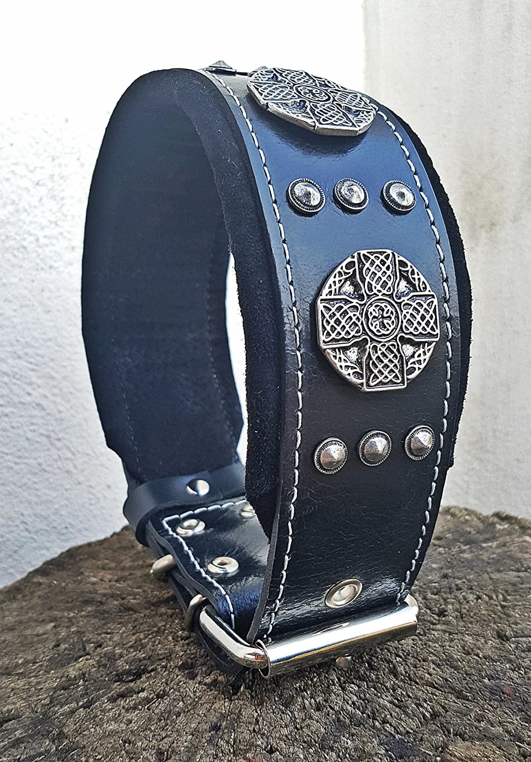  Bestia Collar Maximus para Perros en Cuero Genuino, Razas Grandes, Corso de caña, Rottweiler, Boxer, Bullmastiff, Dogo, 100% Cuero, Tachonado, Talla M- XXL, Ancho 6.3 cm. Acolchado. Hecho a Mano 