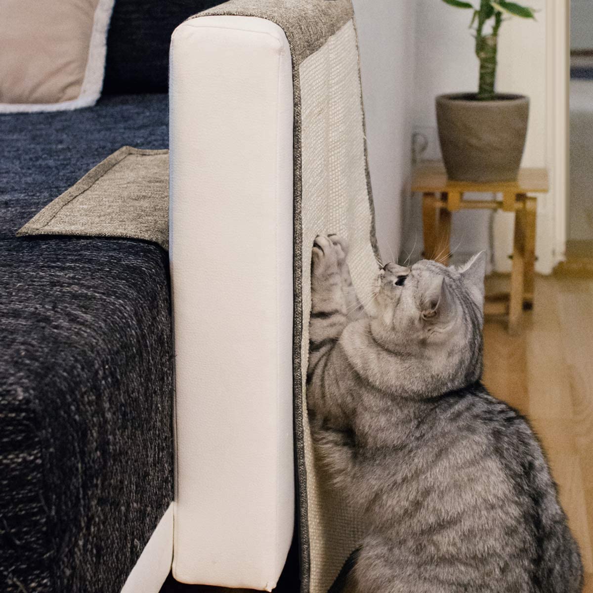  Navaris Rascador para Gatos con Organizador - Protector de sofá con Bolsillos contra arañazos de Gato Perro - Afilador de uñas de sisal - Marrón 