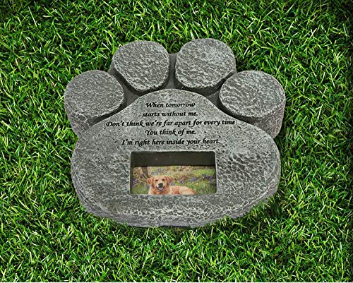 Hyindoor Lápida de Perro en Memoria de Mascota con Marco de Foto Piedra Sepulcral Conmemorativa de Forma de la Pata para Perros y Gatos