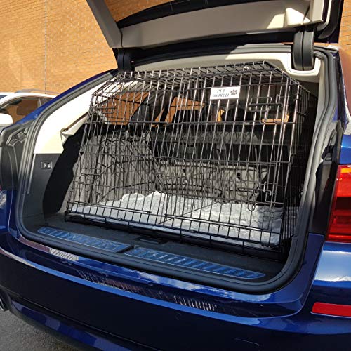 Pet World UK COMPATIBLE JAULA PARA PERROS PARA EL COCHE PARA BMW Serie 5 de 2017 soporte de cachorro de guardia delantero inclinado