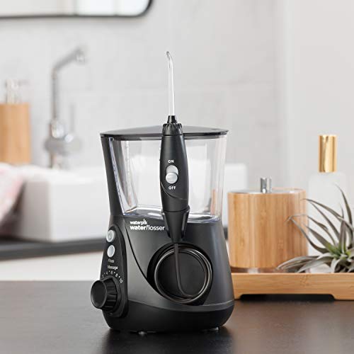 Waterpik WP-662EU Aquarius - Irrigador dental,  100-240V,  depósito de agua de 650 ml,  Negro