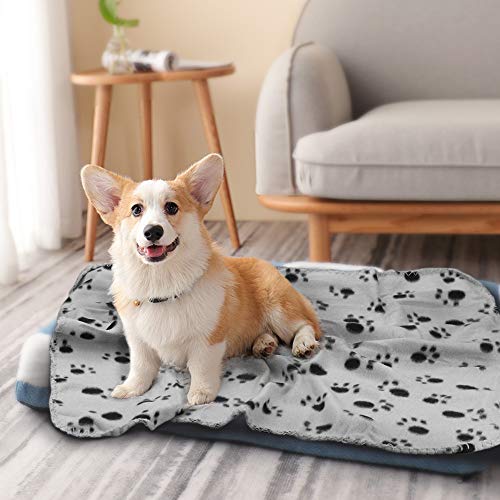 Comsmart Manta para mascotas cálida para perros y gatos con forro polar para dormir con estampado de patas, manta suave para cachorros y otros animales pequeños