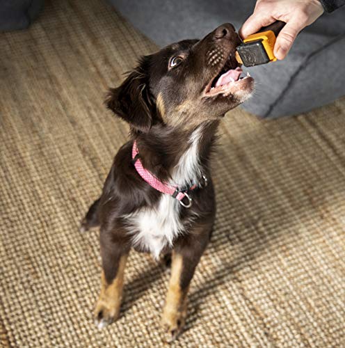 Train'N'Treat Dispensador de golosinas para perros, combina un sonido sutil con un toque limpio y seguro, fácil de usar con 1 mano, rebana pequeñas salchichas en golosinas.