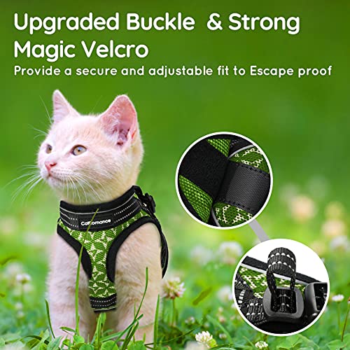 CatRomance Arnés Gato Antiescape y Ajustable con Correa de 150 cm, Arnés Chaleco Gato Reflectante de Tela de Malla Suave y Transpirable para Caminar, Entrenar, Gatos Bebes y Pequeños, Verde, S