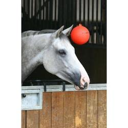 Pelota para romper el aburrimiento estable del caballo